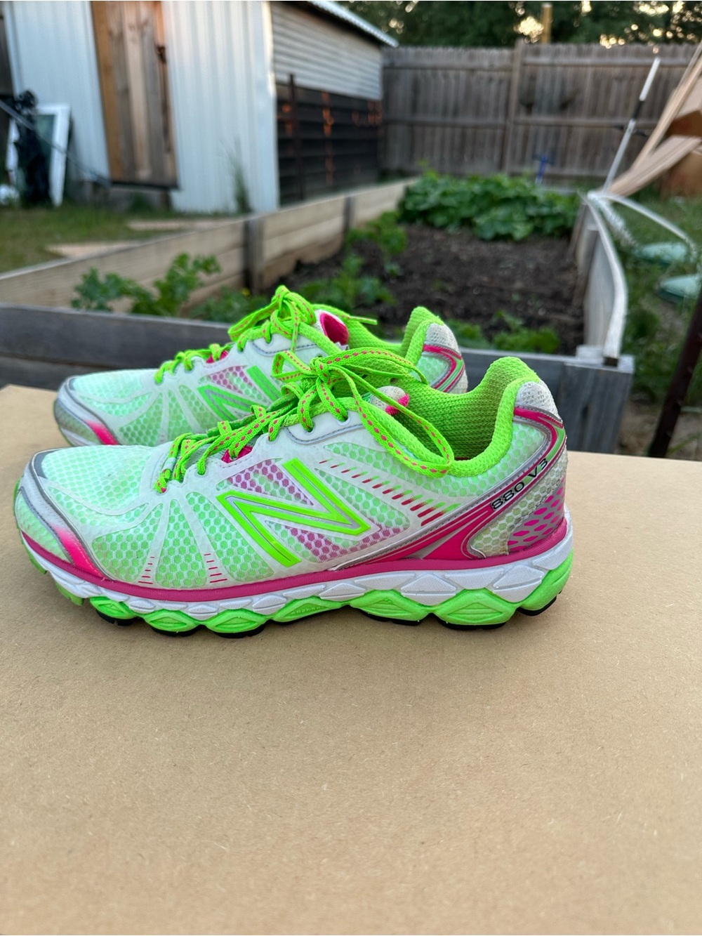 New Balance 880v3 Women’s Running Shoes Green Pink USA Athletic Lace Up Size 9